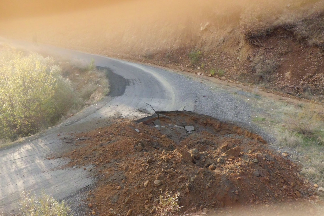 PKK’nın iki gün arayla aynı köy yoluna yerleştirdği bomba imha edildi